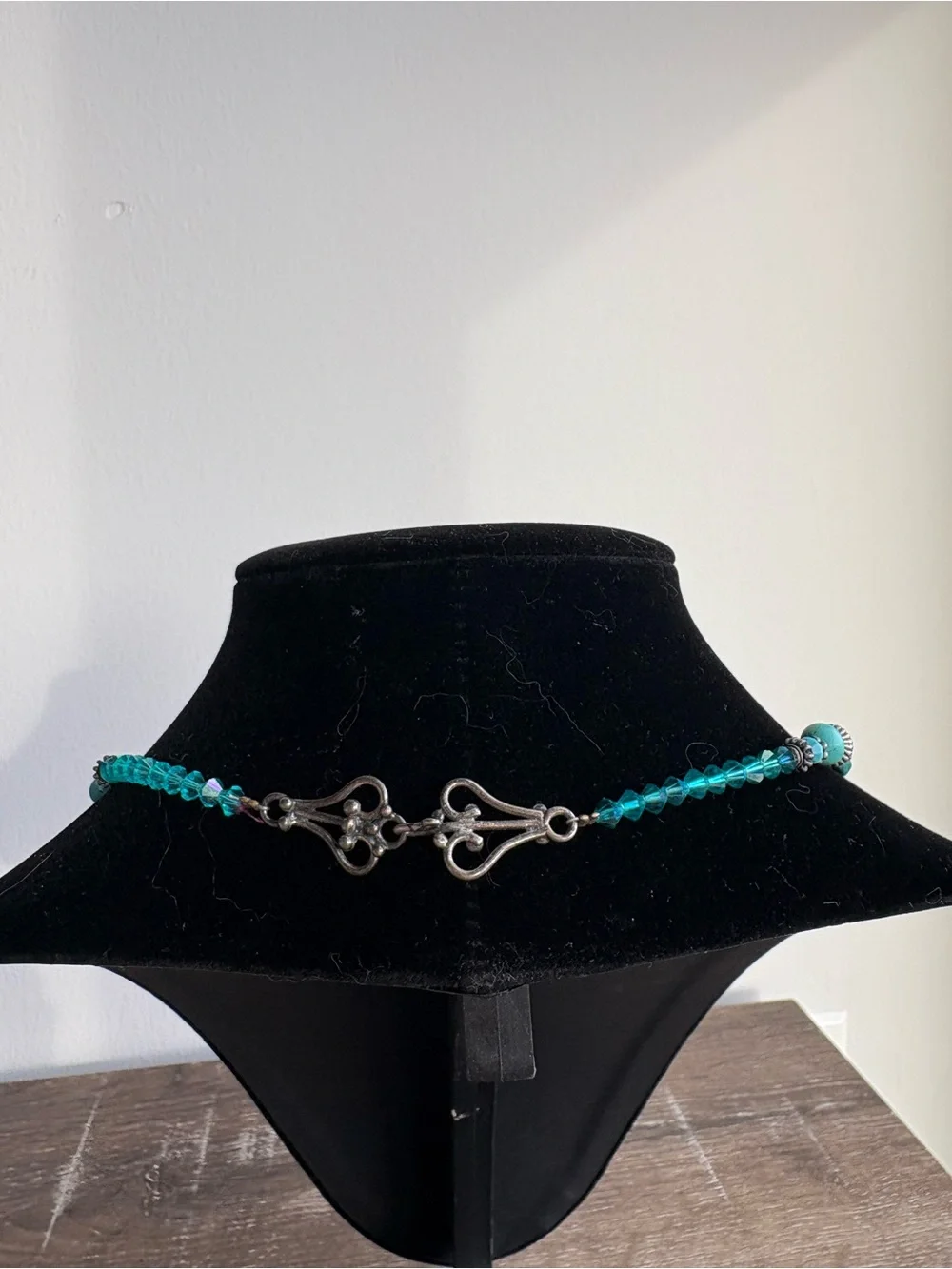 Turquoise Beads and Painted Beads Pendant Necklace